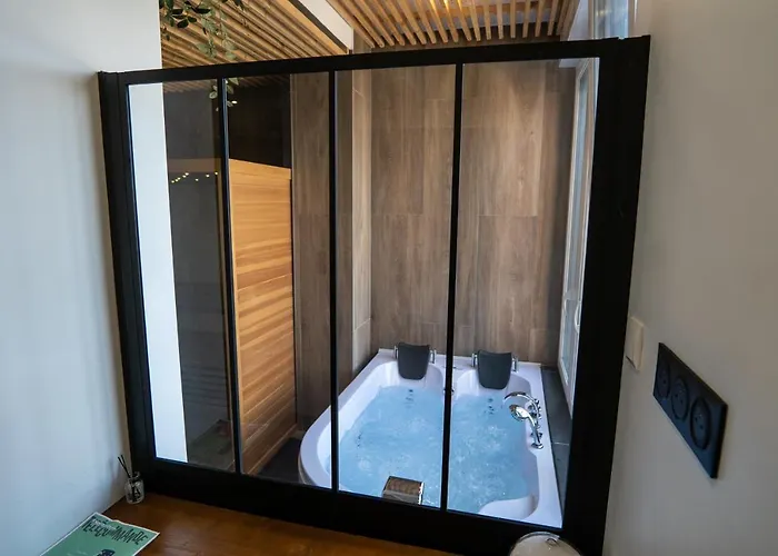 Capsule Wellness - Sauna - Balneo - Machine De Sport Privatif - Ps5 - 2 Chambres